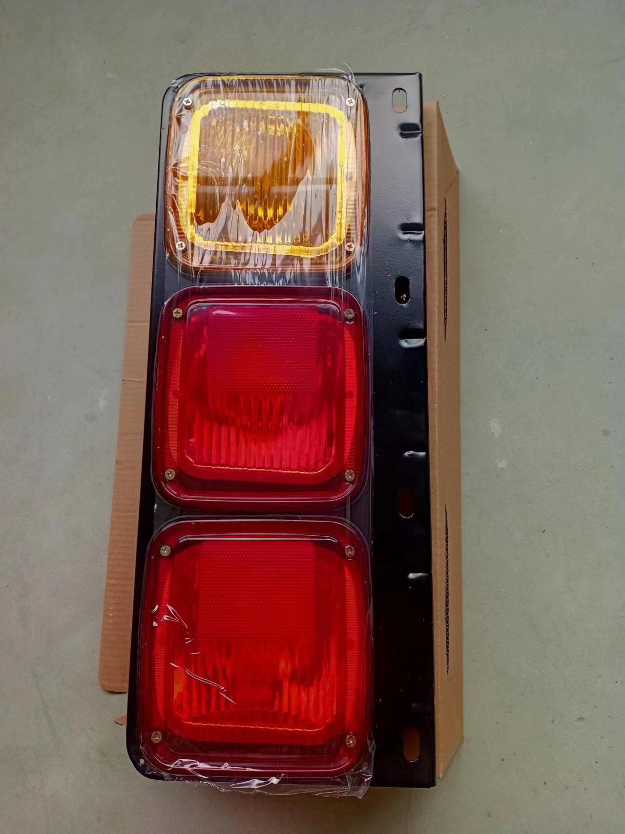 HINO 700 TRUCK SERIES REAR LIGHT TAIL LAMP WITH IRON